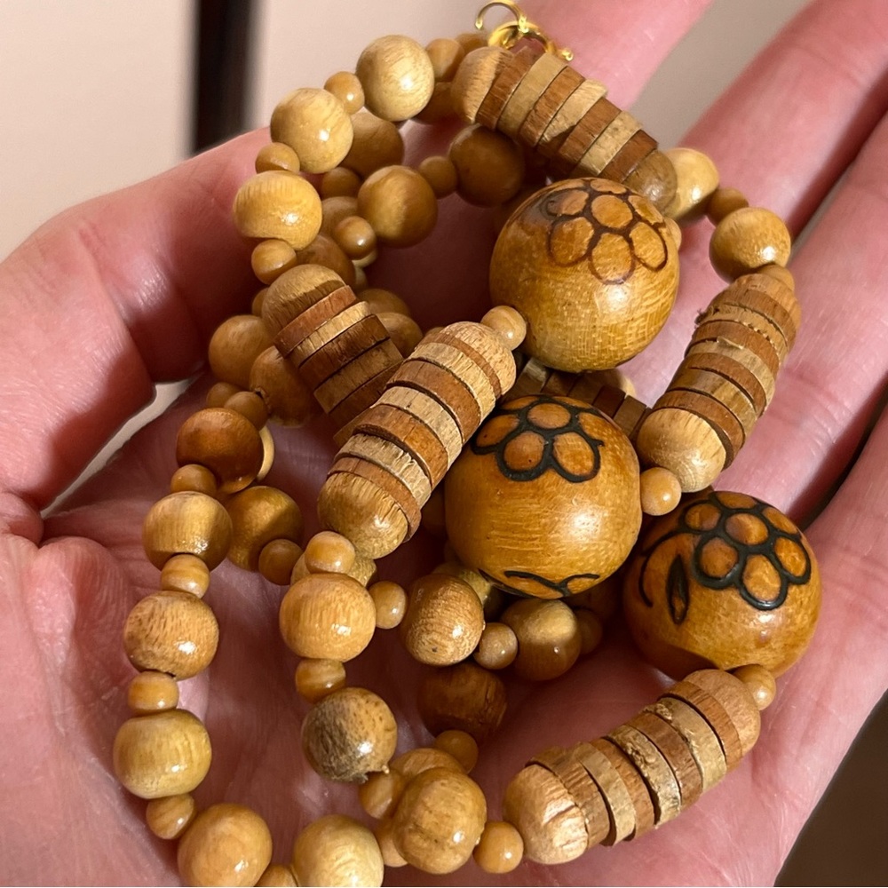 Vintage 60 70 Retro Bohemian Etched Flower Wooden Long beaded Necklace